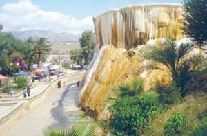 Réalisation d'une esplanade à Hammam Debagh (Guelma)