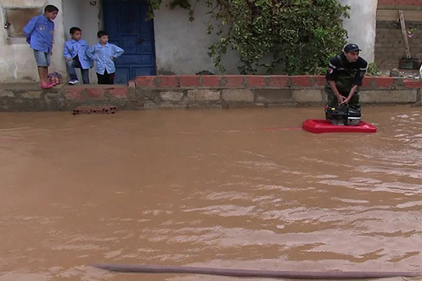 قطرات من الأمطار تحوّل شوارع ورقلة إلى مسابح