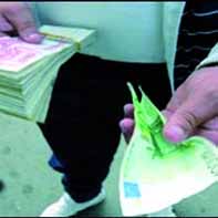 150 DA contre 1 euro. Qui dit mieux '                                    Le prix de l'euro atteint de folie