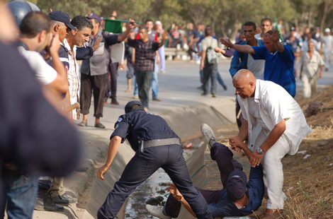 أشرطة فيديو تظهر تعرض موقوفي الحرس للشتم والعنف اللفظي