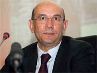 Dans une conférence de presse animée hier                                    Zerguine confirme la reprise du Mouloudia par Sonatrach