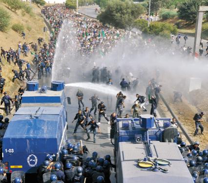 وفاة عون حرس بلدي أصيب في مسيرة الأحد بالعاصمة                                    ممثل التنسيقية يدعوللتحقيق ويصر على المطالب