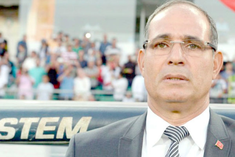 بادو الزاكي واثق من الإطاحة بوفاق سطيف