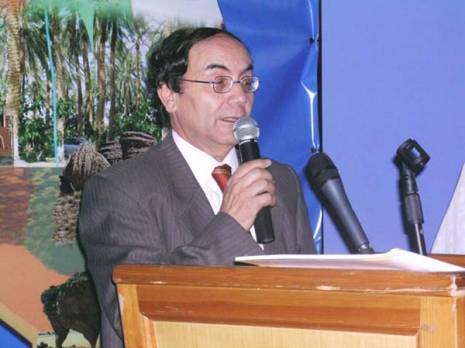 Ould Abbès remanie son équipe