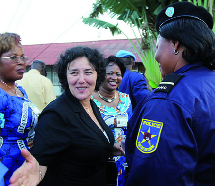 Une Algérienne représentante de Ban Ki-moon                                    Sort des enfants en temps de conflit armé