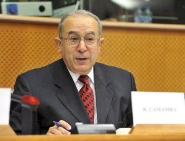 Mali ' Détacher le Mnla de la revendication séparatiste et Ançar Eddine d'Aqmi (Lamamra)