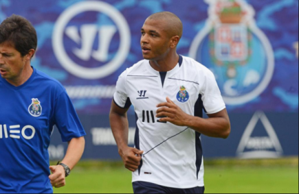 إيفرتون الإنجليزي يجهز عرضا بقيمة 40 مليون أورو للظفر بصفقة براهيمي