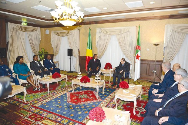 Le président Bouteflika s'entretient avec son homologue congolais
