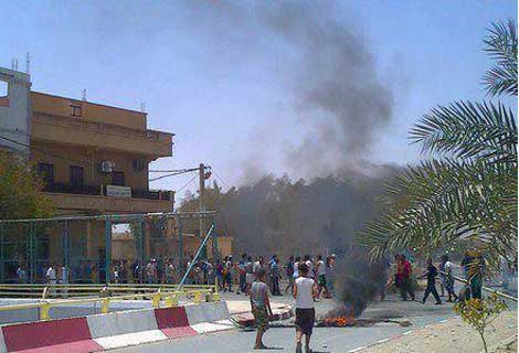 إصابة 24 شرطيا وتخريب أملاك الدولة في احتجاجات بسكرة