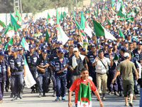 قاموا أمس بوقفات احتجاجية تجاوزت فيها نسبة الاستجابة 90 بالمائة.. الحرس البلدي يهددون بزحف ثاني نحو العاصمة