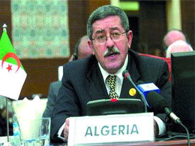 Ahmed Ouyahia évoque les réformes politiques de l'Algérie                                    Ouverture du Sommet de l'Union africaine à Addis-Abeba