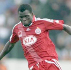 أنغان يحظى بوداع الأبطال في الوداد البيضاوي وسيلتحق ببلوزداد بداية الأسبوع القادم                                    أكساس يباشر التدريبات ويريح أرينا