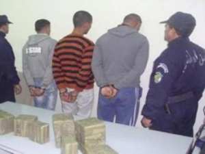 الإطاحة بشبكة  مانديلا   و يوغا  لترويج المؤثرات العقلية ببجاية