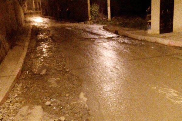 تسربات مياه الشرب تغرق حي دار جبل ببجاية