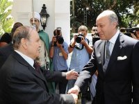 Le président Bouteflika reçoit le ministre français des Affaires étrangères