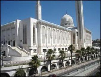 كاردينال ليون و20 كاثوليكيا يستكشفون المعالم الإسلامية بقسنطينة                                    يعتزمون زيارة كنيستي القديس أوغستين بسوق أهراس وعنابة