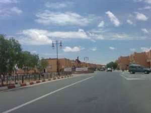 حي 377 مسكنا بمنطقة 17 أكتوبر بمدينة العين الصفراء في النعامة يشتكون عديد النقائص