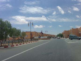 حي 377 مسكنا بمنطقة 17 أكتوبر بمدينة العين الصفراء في النعامة يشتكون عديد النقائص