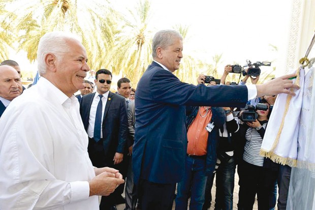 Sellal met le cap sur l'agriculture et le tourisme sahariens