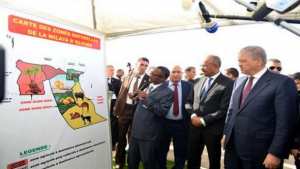 الوزير الأول يطلع على مدى تنفيذ برامج التنمية ويدشن عدة مشاريع بولاية الوادي