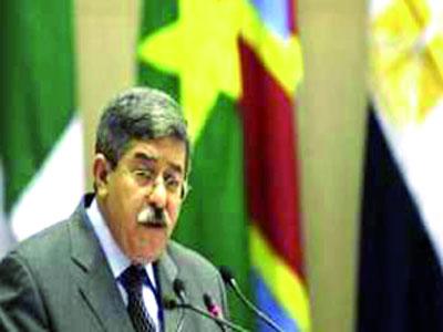 L'Algérie est «solidaire» du Mali face à sa tragédie Ouyahia l'a affirmé devant le 19e Sommet de l'UA à Addis-Abeba