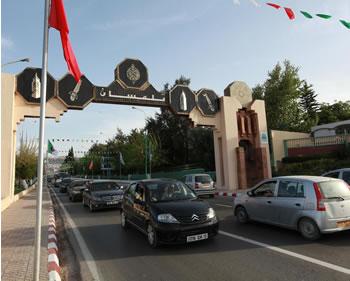 Des militants en viennent aux sabres