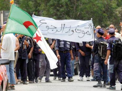 30 000 gardes communaux campent toujours à Blida et s'apprêtent à regagner Alger                                    Actualité : les autres articles