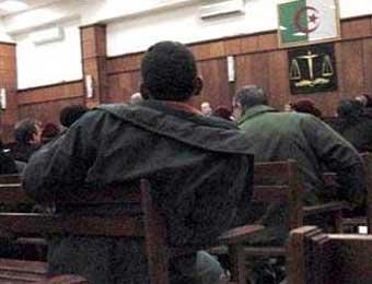 الحبس لقاتل شقيقه طعنا بسكين بالبرواڤية بالمدية