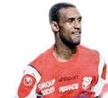 عودة بوشوك تضع حدا للخلاف في شباب باتنة                                    الهادي عادل خارج التعداد لأسبوعين