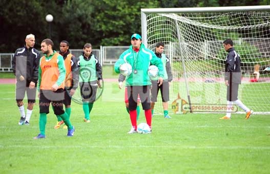 MCA : Après le dîner, le coach a félicité ses joueurs pour leur professionnalisme