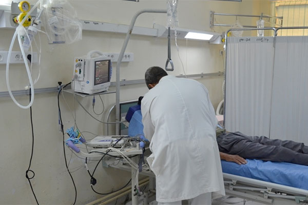 حلويات فاسدة تدخل 60 شخصا المستشفى في سعيدة