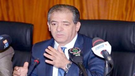 الوزير ولد علي يوزع 5 ملايير على أندية بسكرة