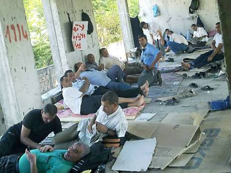 veillée d'armes à Blida                                    Des milliers de gardes communaux en sit-in