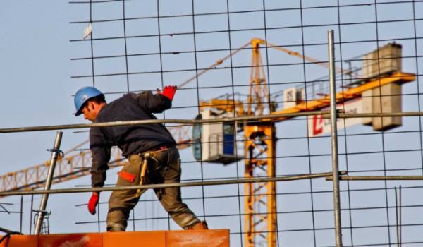 Métiers du bâtiment: Accord entre le ministère de la Formation professionnelle et LafargeHolcim Algérie