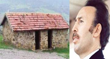 إقبال كبير للزوار على المنزل العائلي للرئيس الراحل هواري بومدين بقالمة