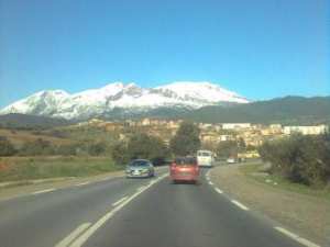 والي البويرة يوفد لجنة تحقيق إلى بلدية آغبالو