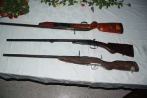 تفكيك شبكة وطنية مختصة في الصناعة والمتاجرة بالأسلحة النارية ببجاية