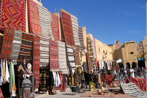 سياح أجانب يتوافدون على عيد الزربية بغرداية