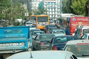 La razzia du jeudi soir                                    EMBOUTEILLAGES, BAGARRES ET CITOYENS EN PANIQUE À LA VEILLE DU RAMADHAN