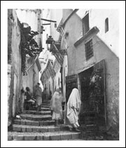 «Casbah d'amour, d'Alger à Paris»                                    Clin d''il à une relation passionnelle