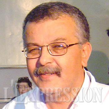 Le professeur Kamel Bouzid dénonce des retards