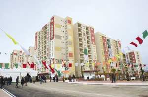 Le gouvernement multiplie promesses et largesses