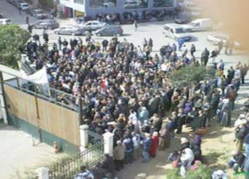 سكان الأحياء القصديرية بواد عيسي بتيزي وزو يحتجون على تأخر ترحيلهم