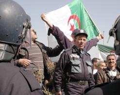 بيان ولد قابلية لم يقنع أعوان الحرس البلدي                                    تمسكوا بتسوية كل المطالب وهددوا بالزحف نحو العاصمة