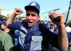 Le bras de fer persiste                                    Gardes communaux, ministère de l'Intérieur