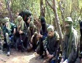 إرهابيون يغتالون مواطنا بقرية أولاد علي بكاب جنات ببومرداس                                    تنكروا في زي شرطة واختطفوه بعد صلاة المغرب