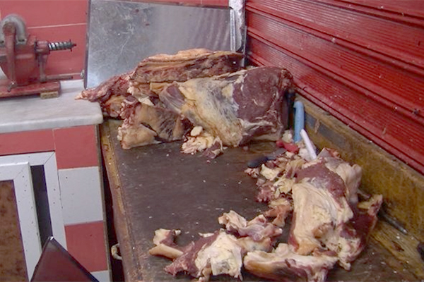 حجز لحوم تحمل أمراضا فتاكة بمذبح سري بقسنطينة