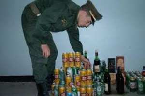 خمسينية تروّج الخمور رفقة أطفالها بالأغواط