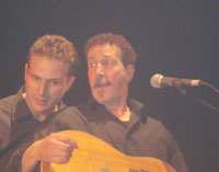 Lounis et Djaafar Aït Menguellet                                    Tournée à travers l'Algérie et la France