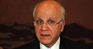 الجزائر تتحفظ على دعوة الجامعة العربية إلى تنحي الأسد                                    اعتبرت ذلك قرارا سياديا للشعب السوري